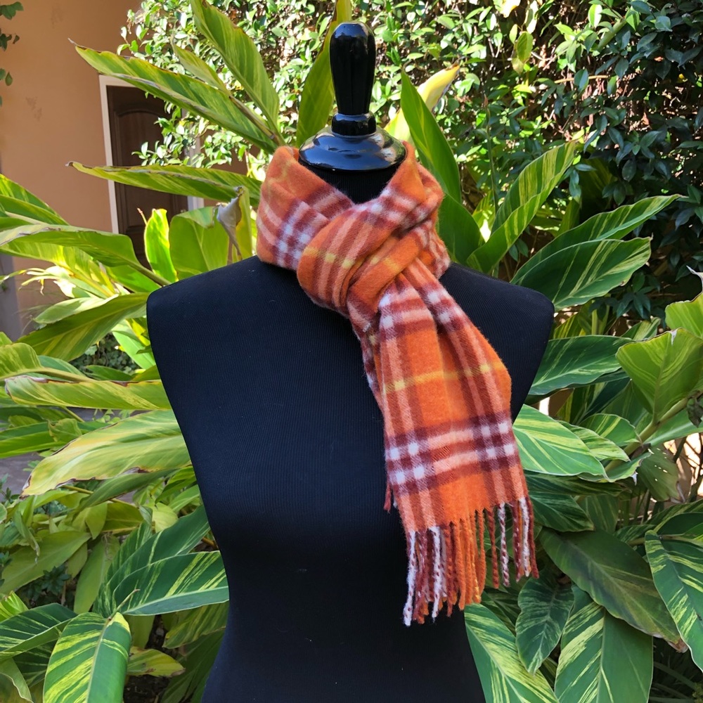 Limited Burberry wool scarf